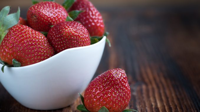 strawberries-1330459_1920